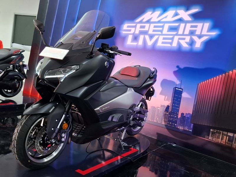 rsz Yamaha TMAX 560 1