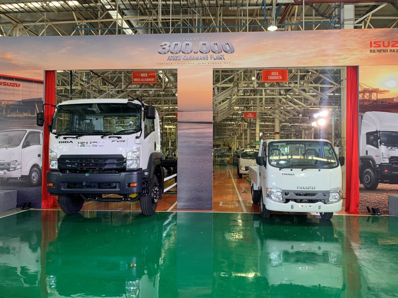 rsz Isuzu Karawang Plant - 300.000 Unit produksi 1