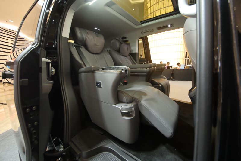 Lombardi Sempurnakan Captain Seat Baris Kedua Maxus Mifa 7, Lebih Nyaman dan Elegan